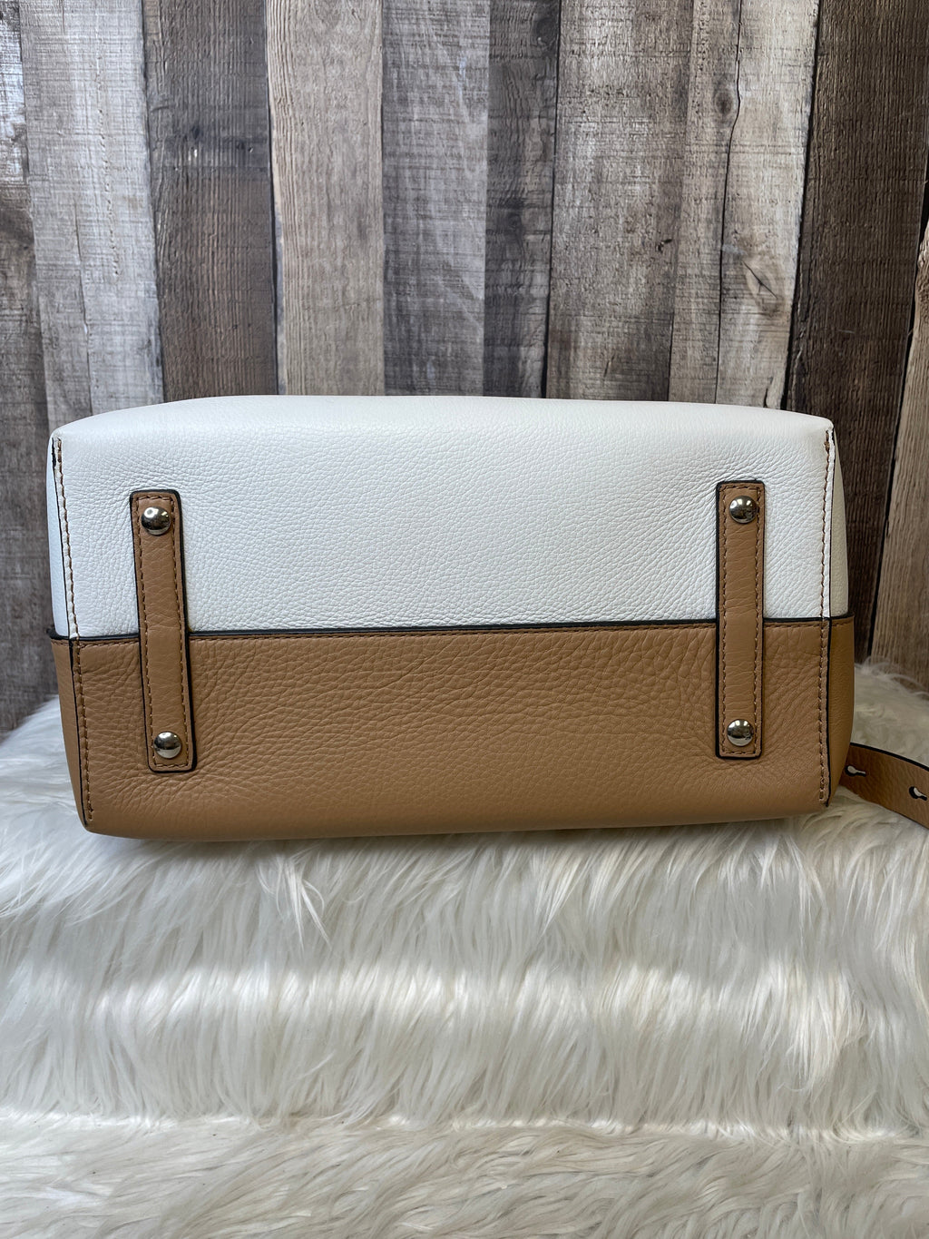 Handbag Luxury Designer By Burberry  Size: Large