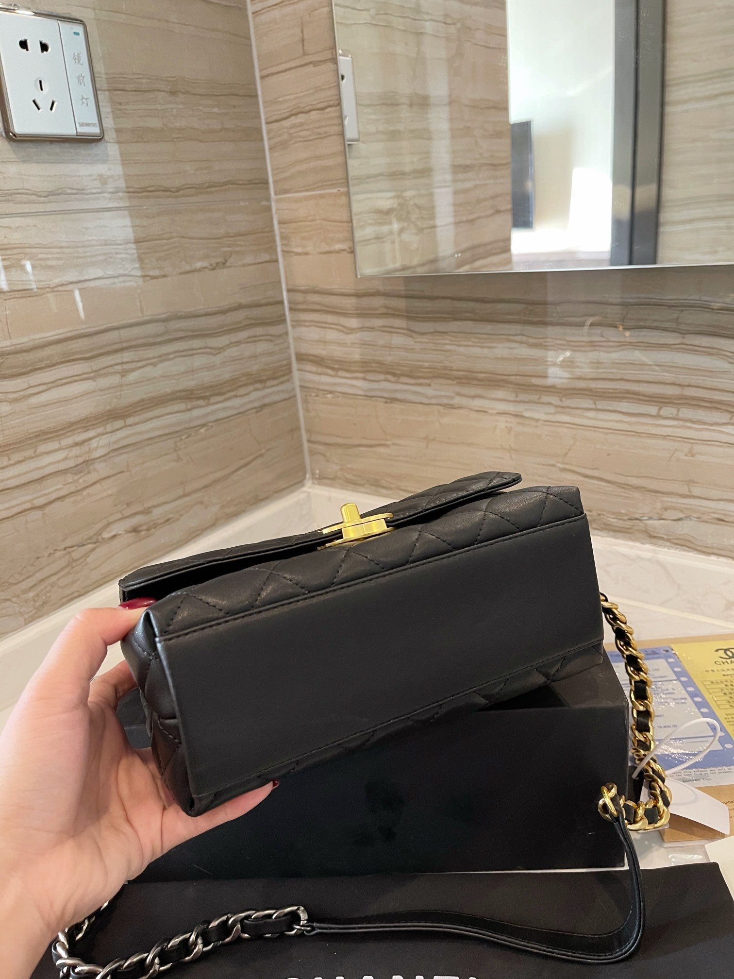 Designer Handbags Chanel 056
