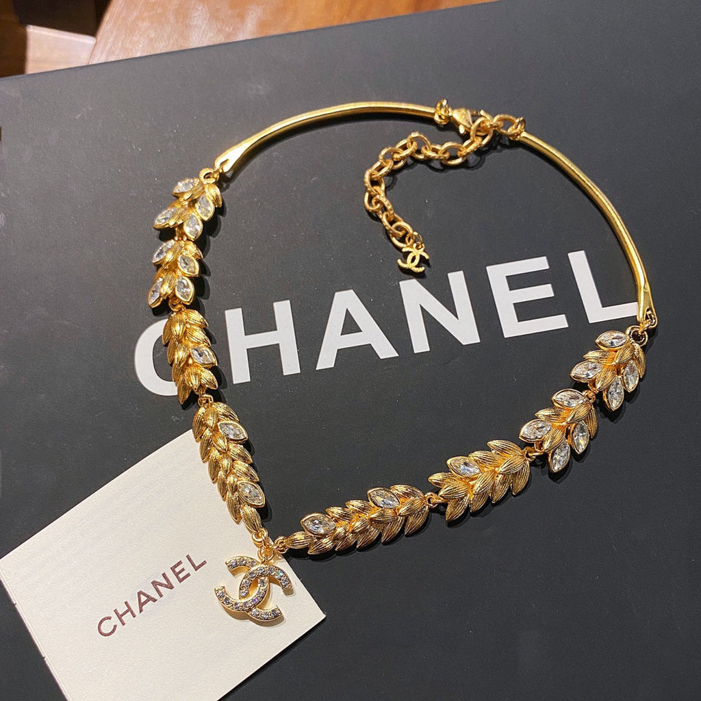 BG - Holiday Necklace chanel054