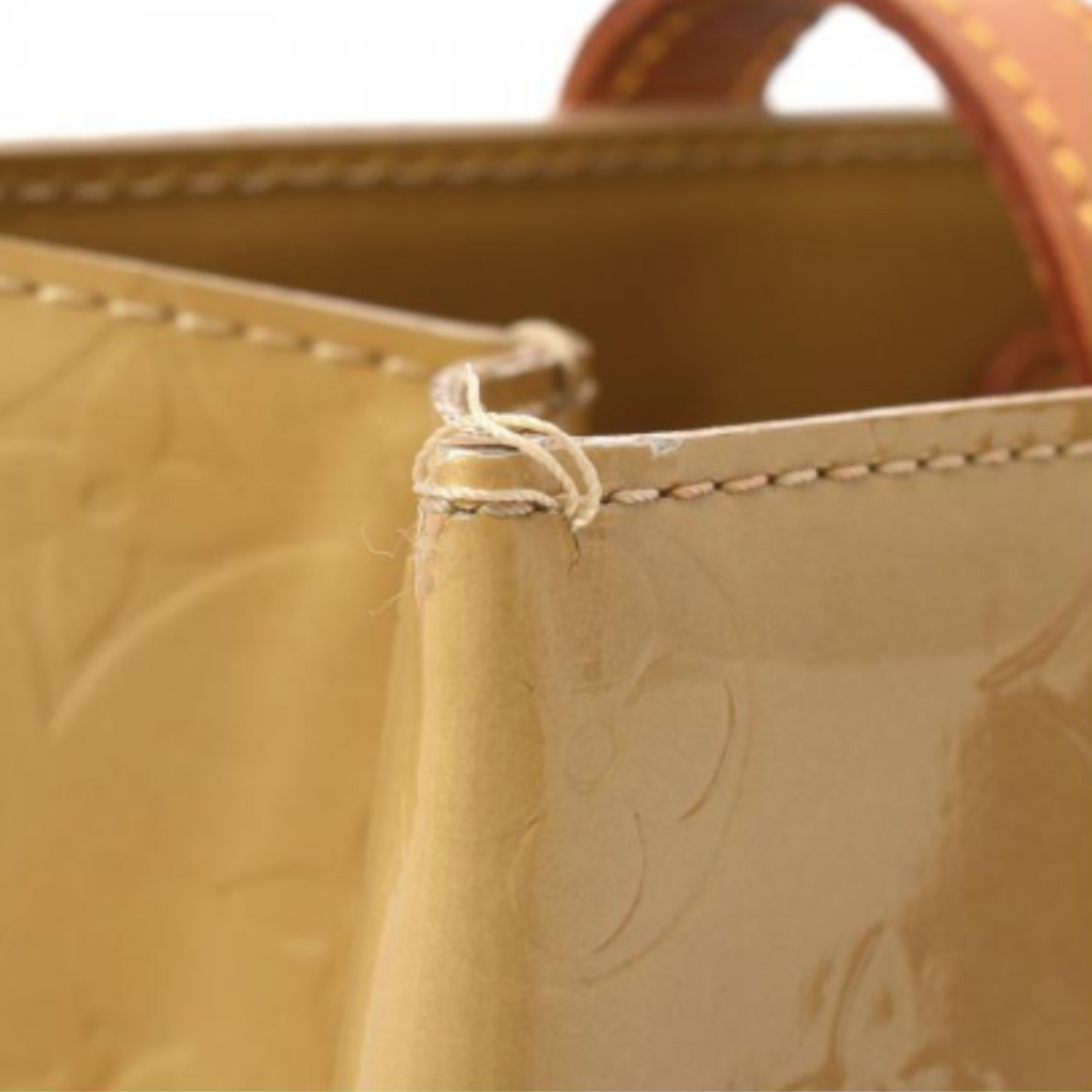 Louis Vuitton Beige Patent leather Reade handbag bag