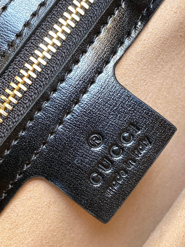 Gucci   Luxury Bags  964
