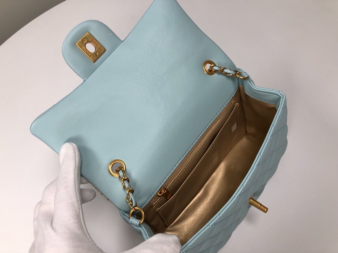 Designer Handbags Chanel 222