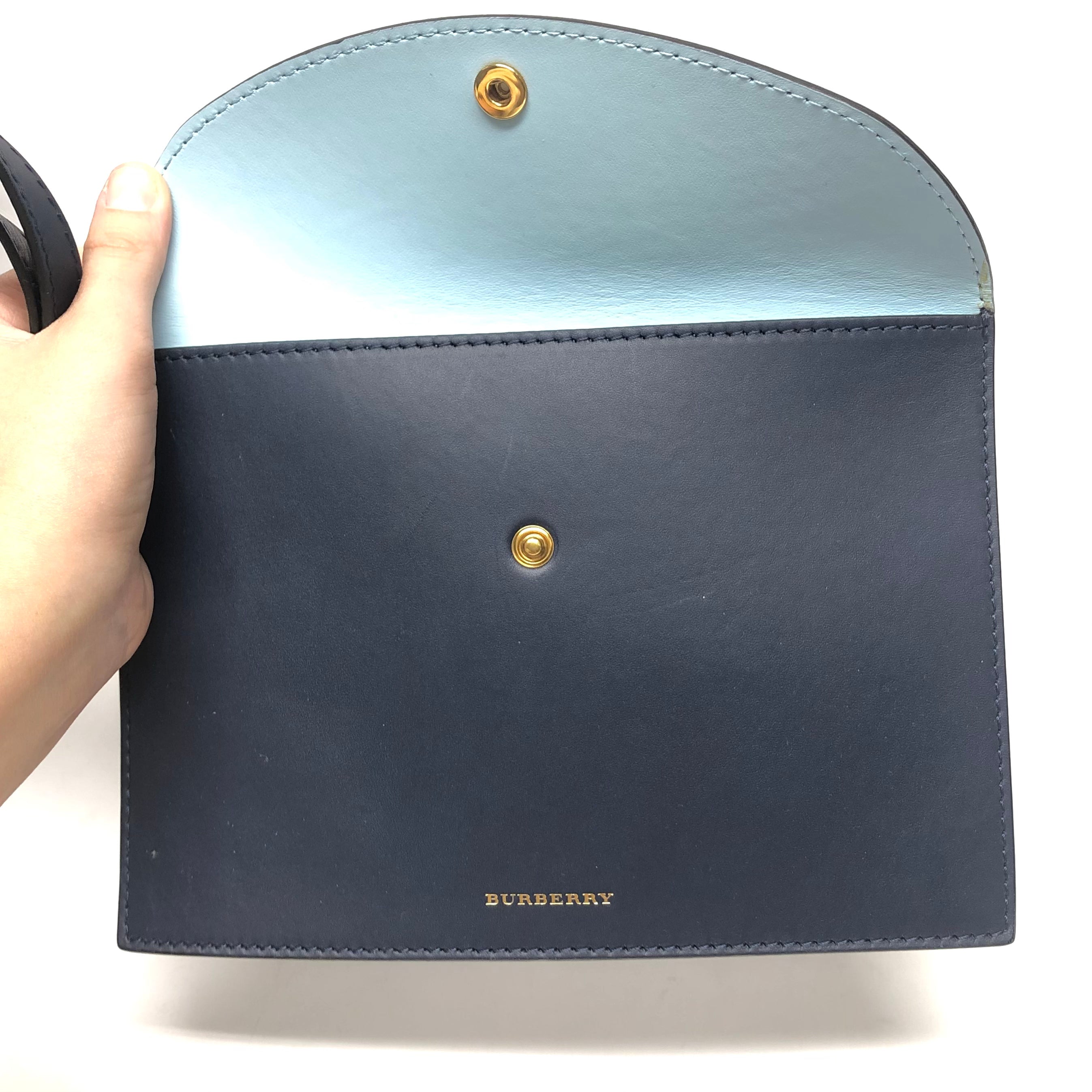 Handbag Luxury Designer By Burberry  Size: Large