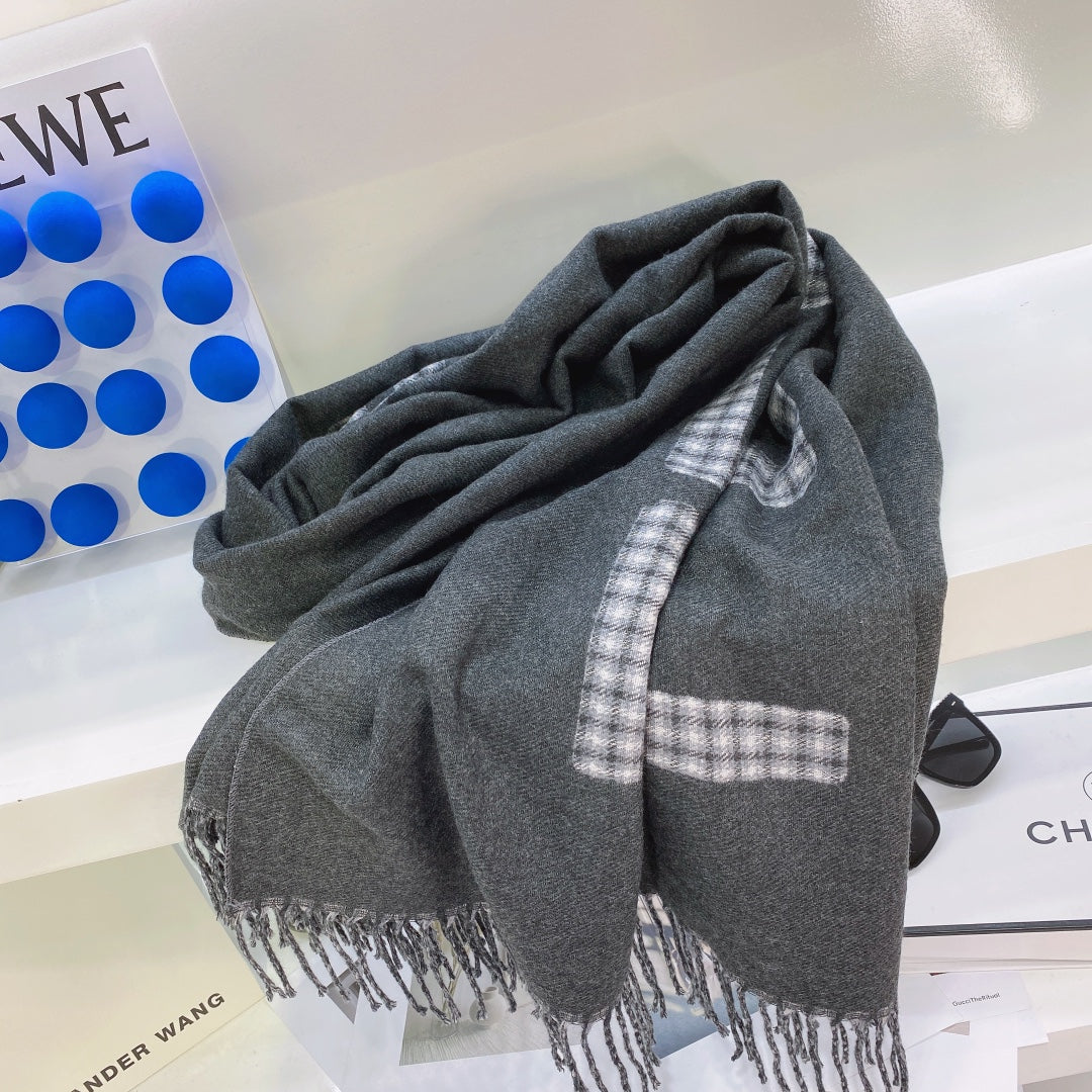 Luxury Fendi  Scarf 001