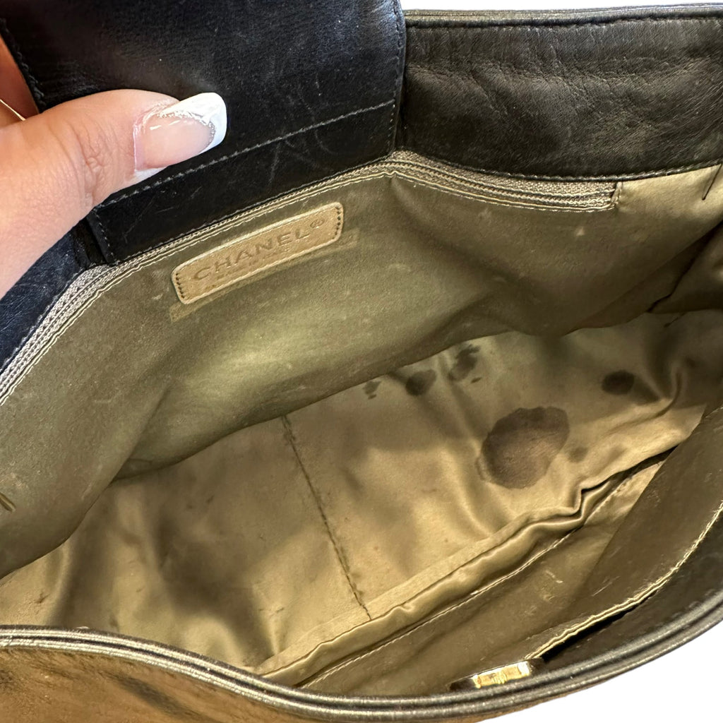 Handbag Designer By Chanel  Size: Medium