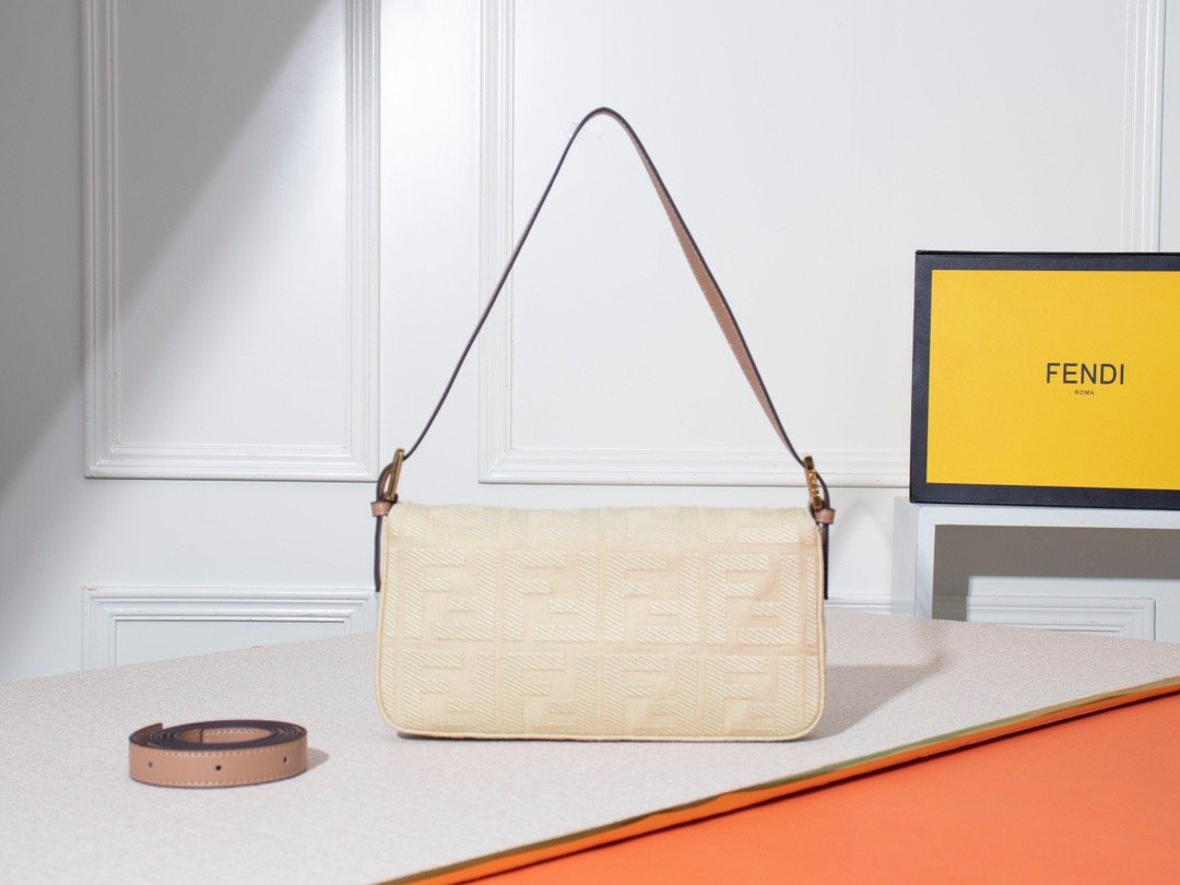 Designer Handbags Fendi 080