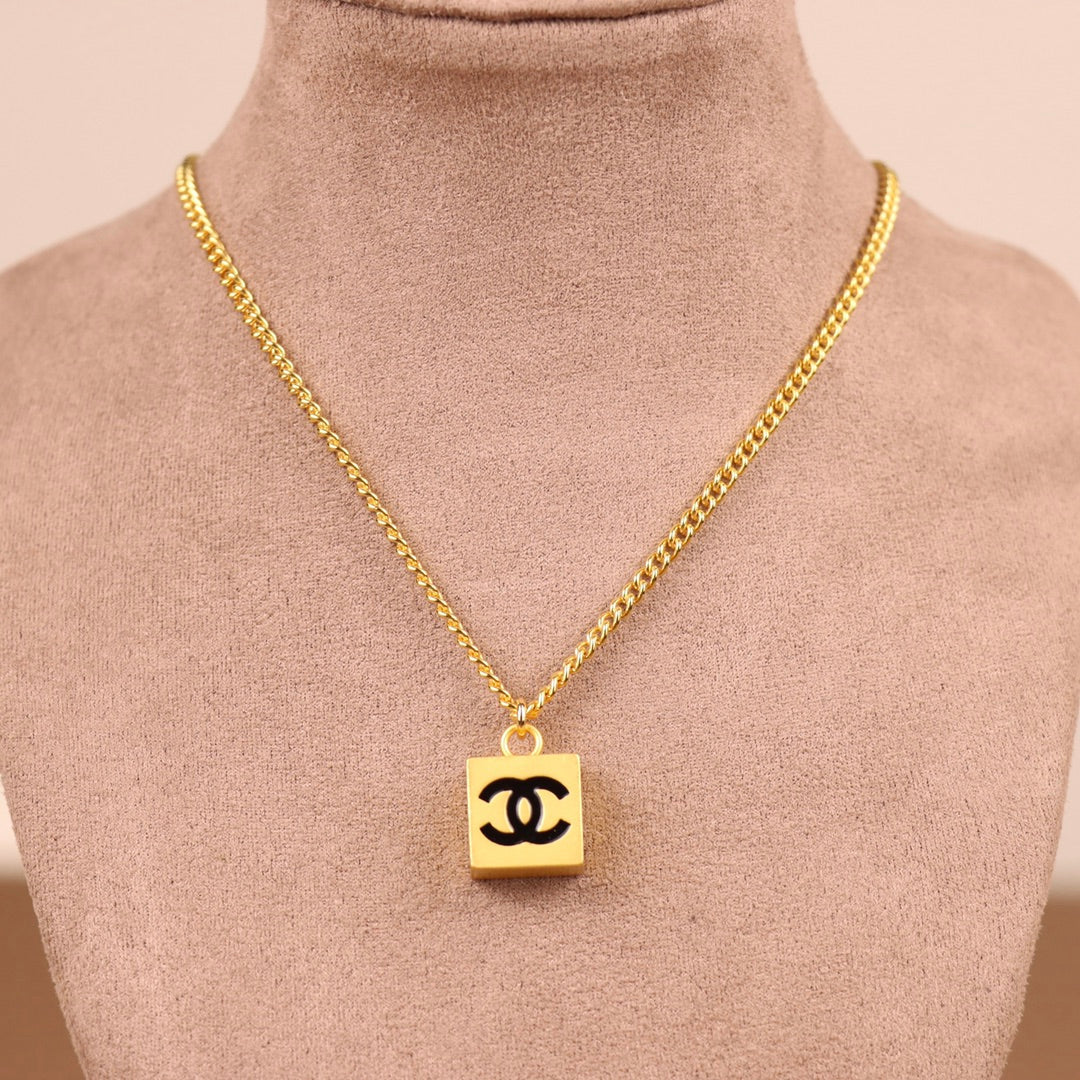 BG - Holiday Necklace chanel038