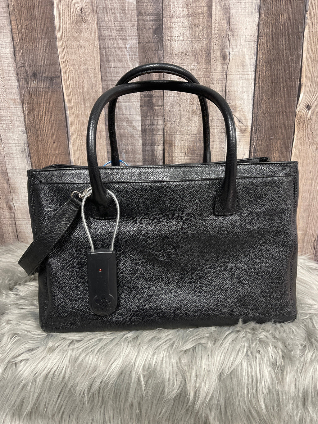 ✨SALE NOW $1,470✨Handbag Luxury Designer By Chanel  Size: Large