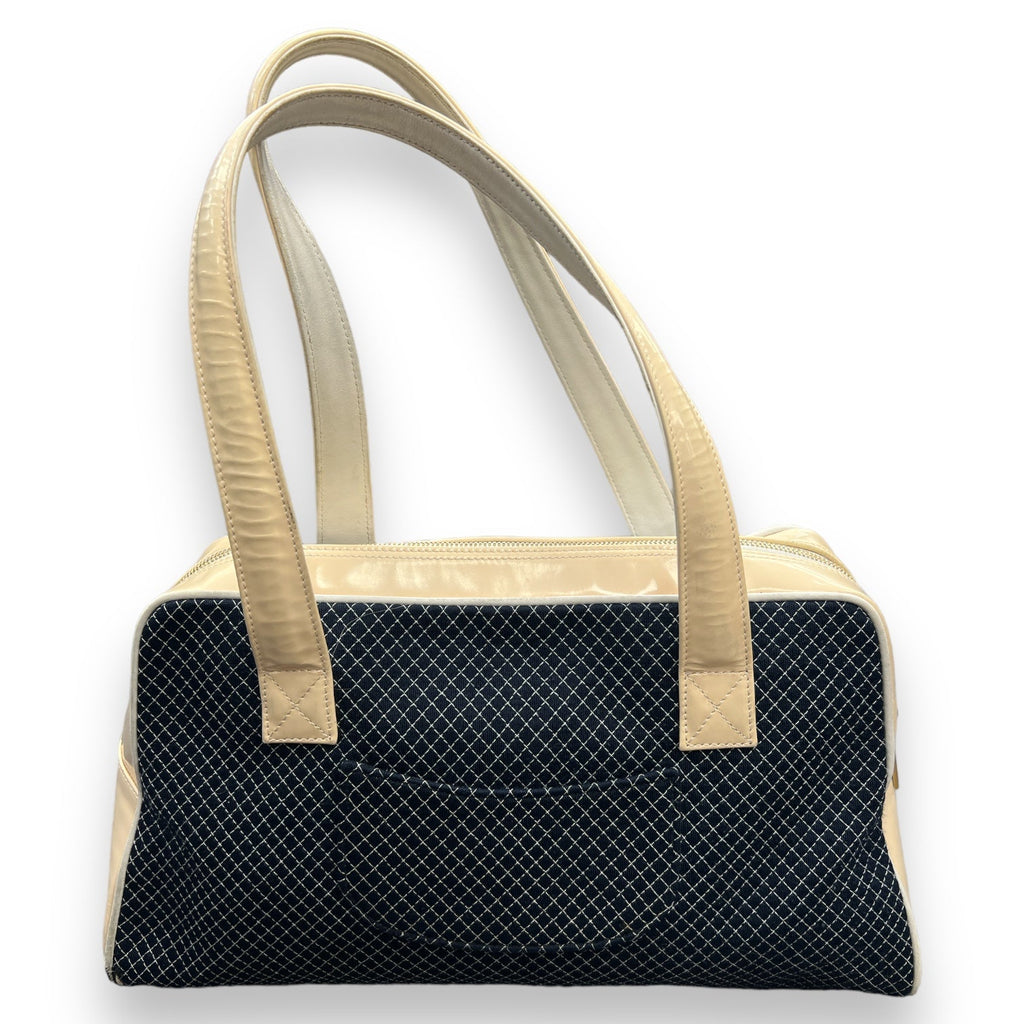 Handbag Luxury Designer By Chanel  Size: Medium
