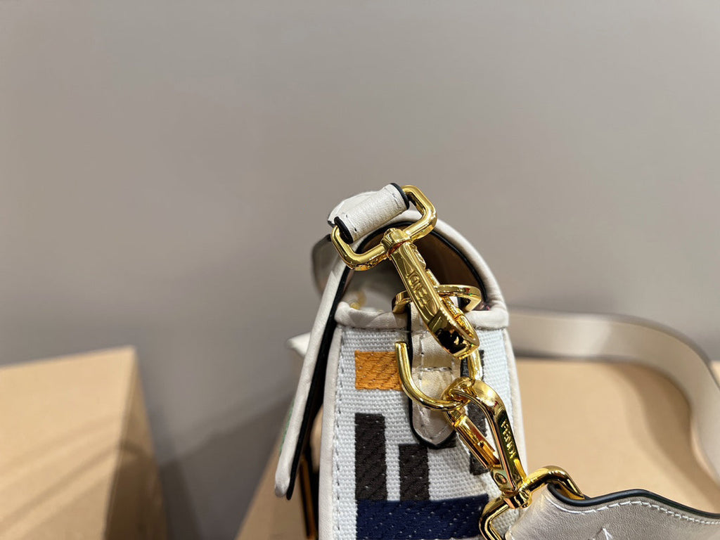 Luxury Bags Fendi 294