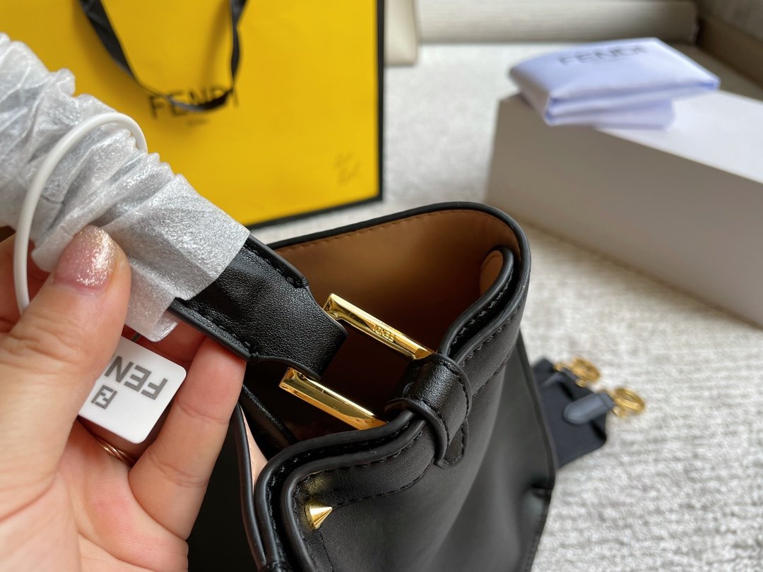 Luxury  Bags Fendi 206