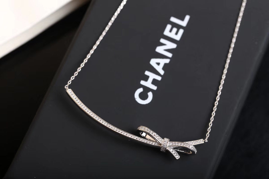 BG - Holiday Necklace chanel058