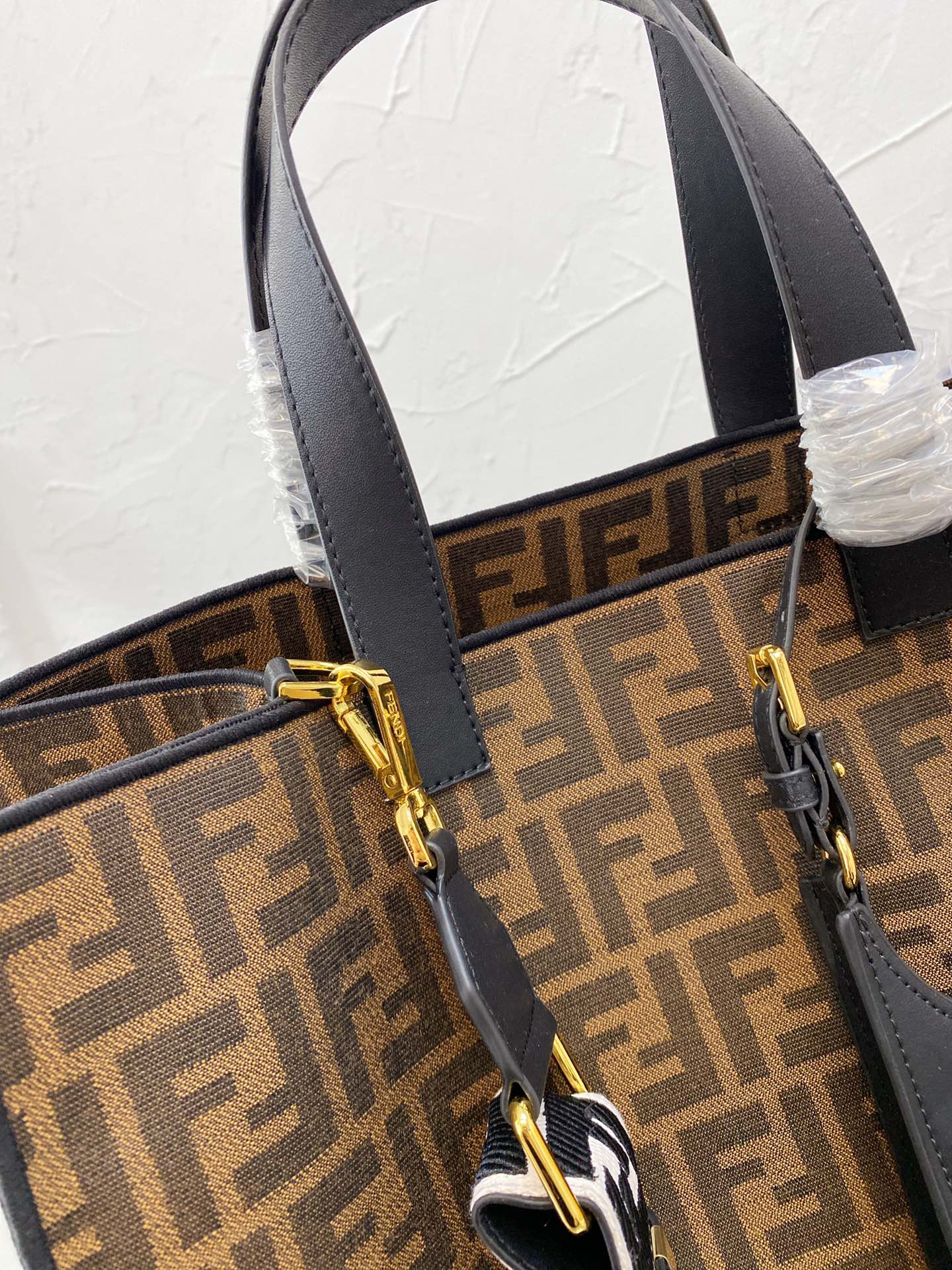Luxury  Bags Fendi 138
