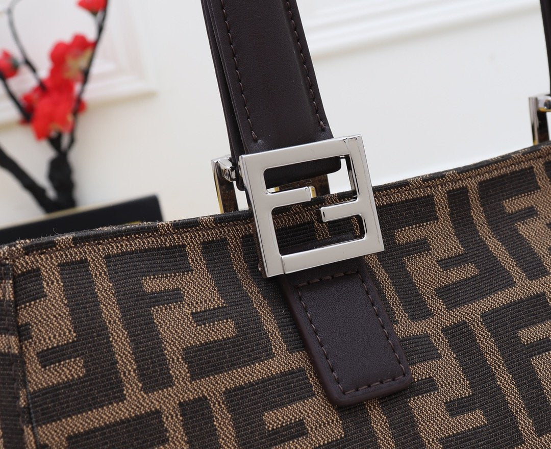 Designer Handbags Fendi 102
