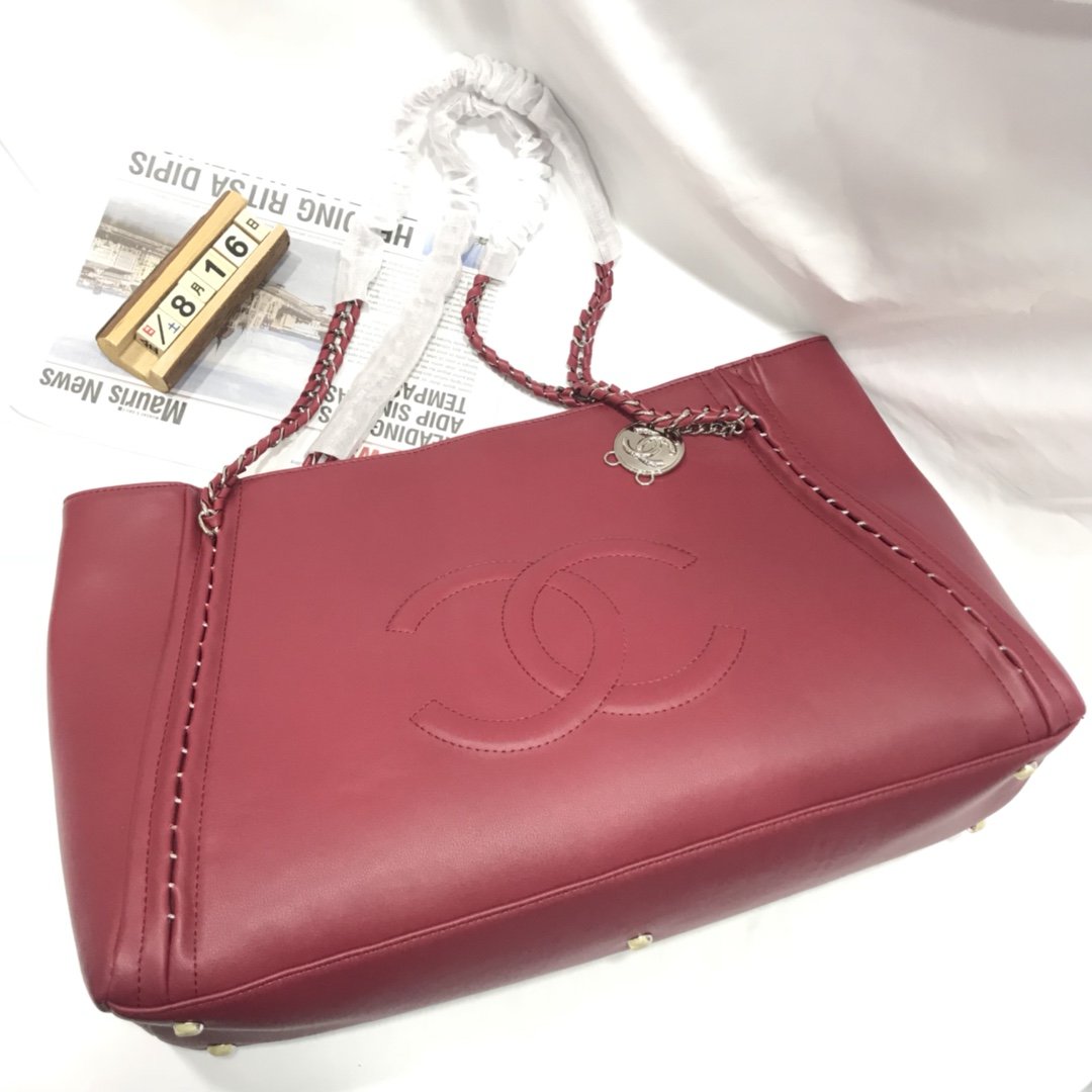 Designer Handbags Chanel 211