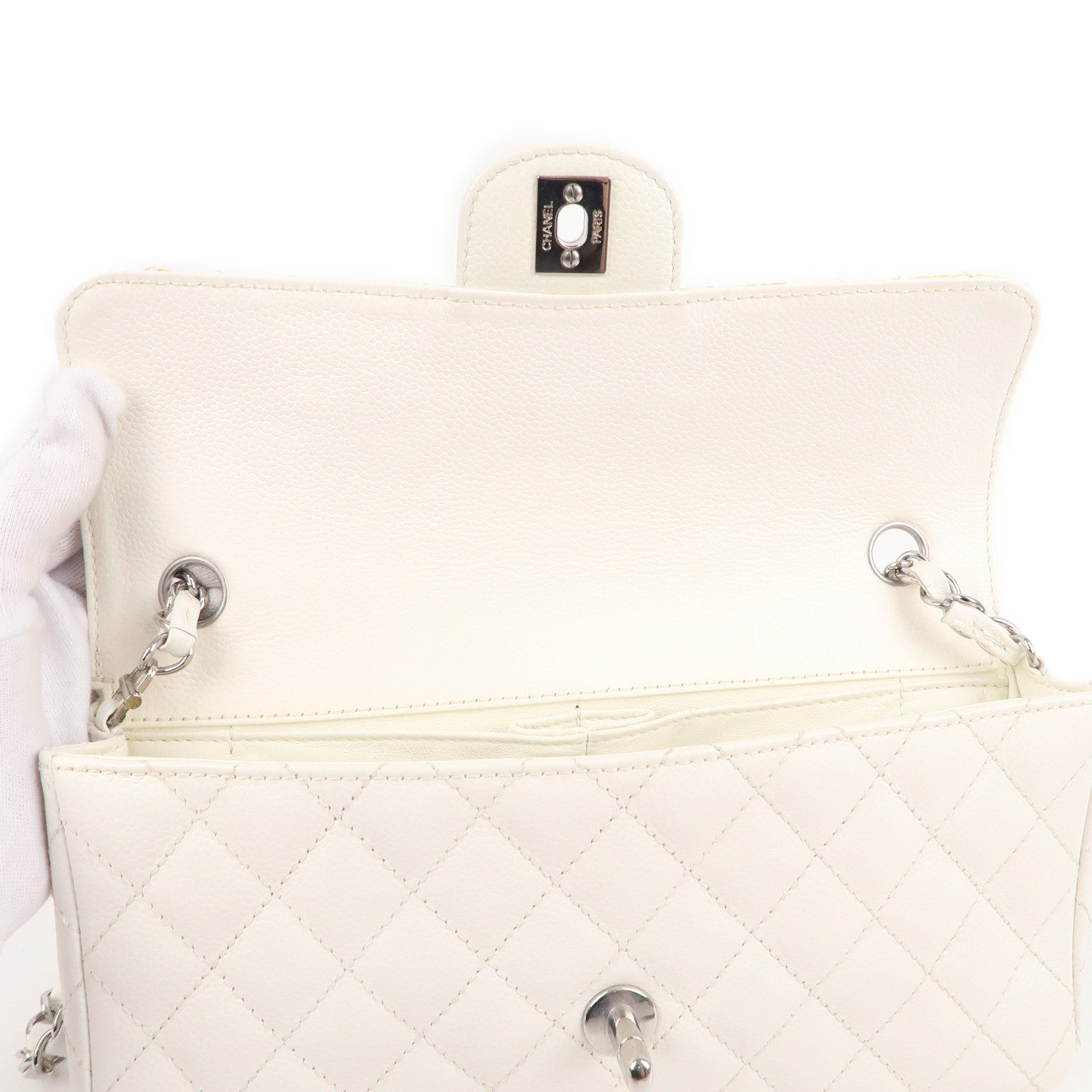 CHANEL Matelasse Caviar Skin Chain Shoulder Bag White