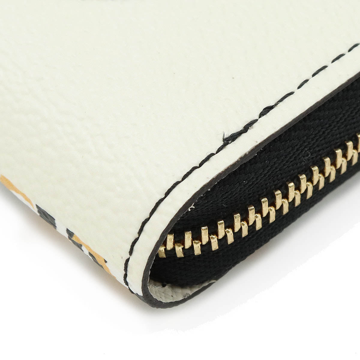 Louis Vuitton Louis Vuitton Monogram Jungle Zippy Coinpass Round Fassner Coincase Ivory M67879