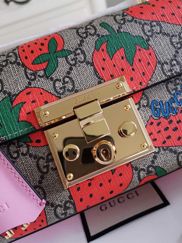 Gucci   Luxury Bags  1382