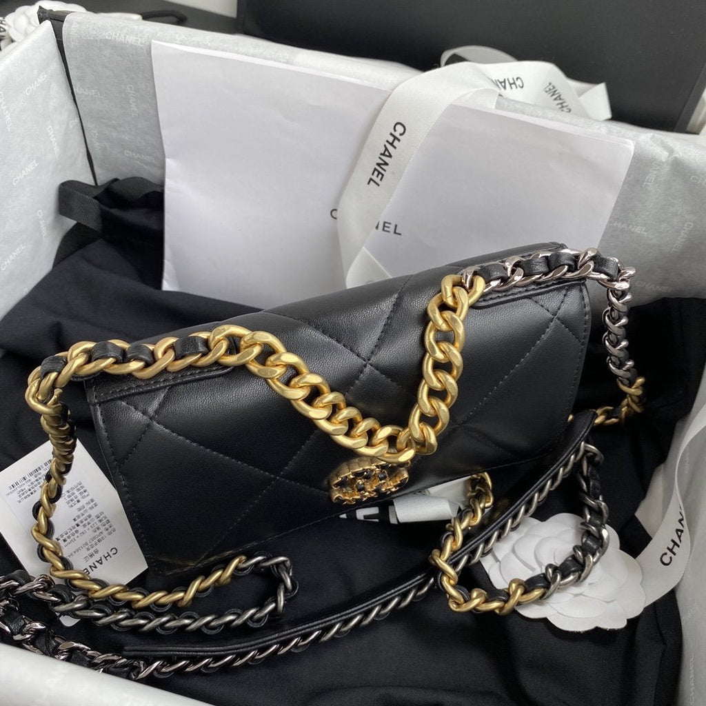 CHANEL 19 Flap Bag