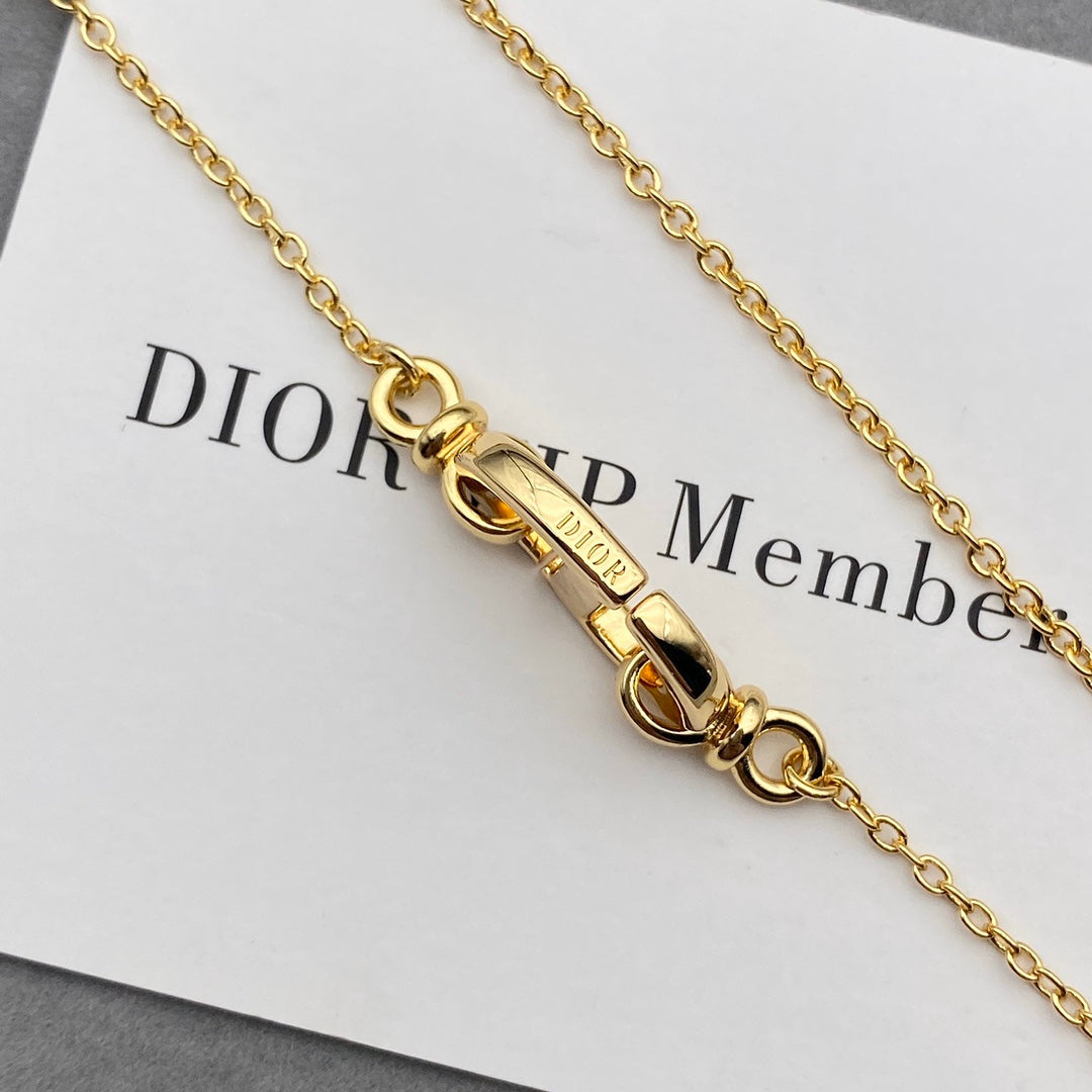 BG - Holiday Necklace dior008