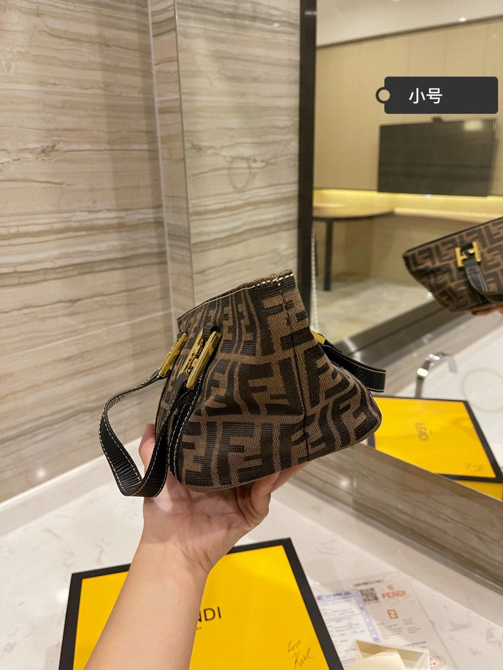 Luxury  Bags Fendi 220