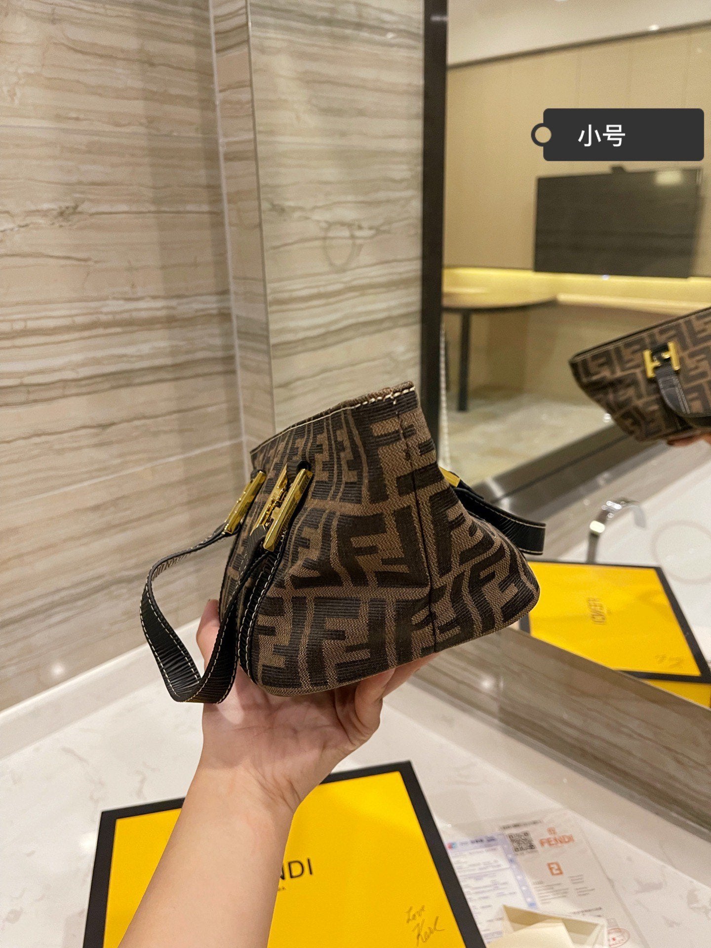Luxury  Bags Fendi 220