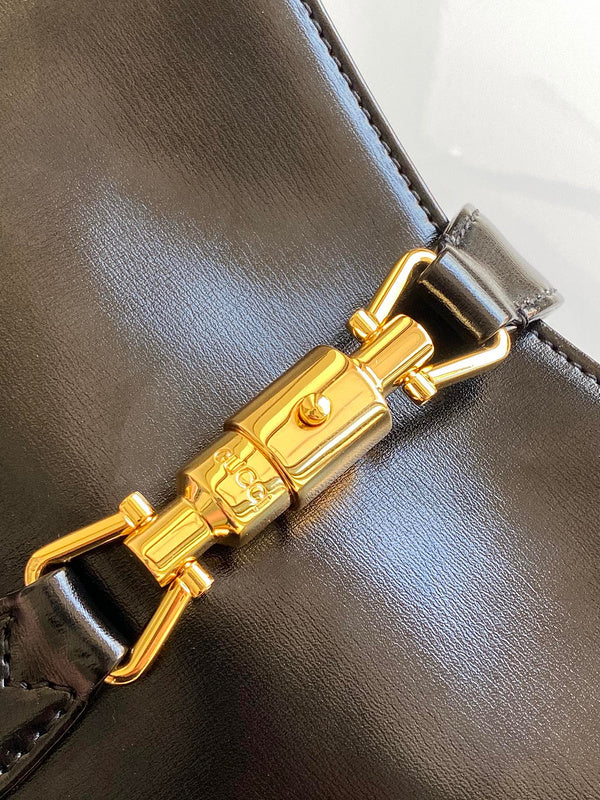 Gucci   Luxury Bags  964