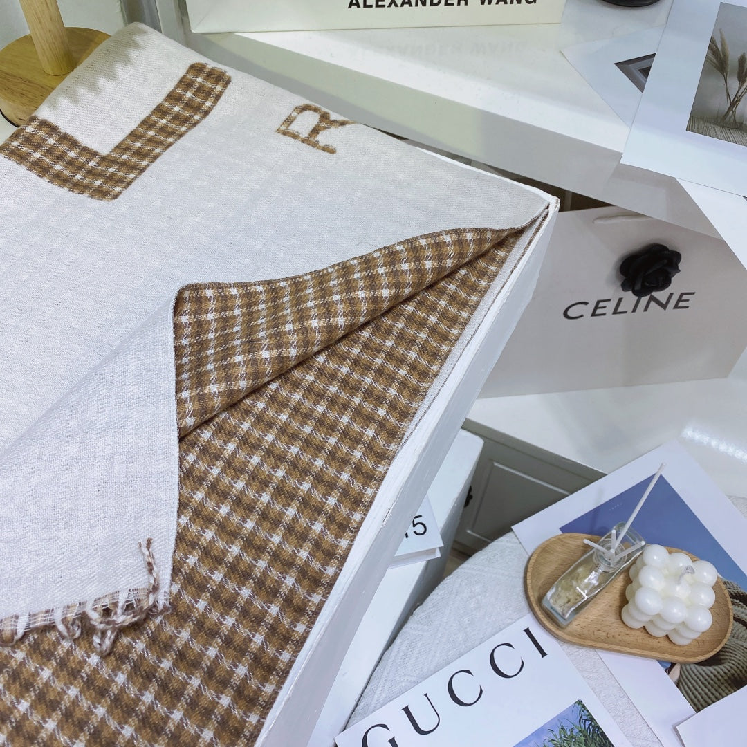 Luxury Fendi  Scarf 002