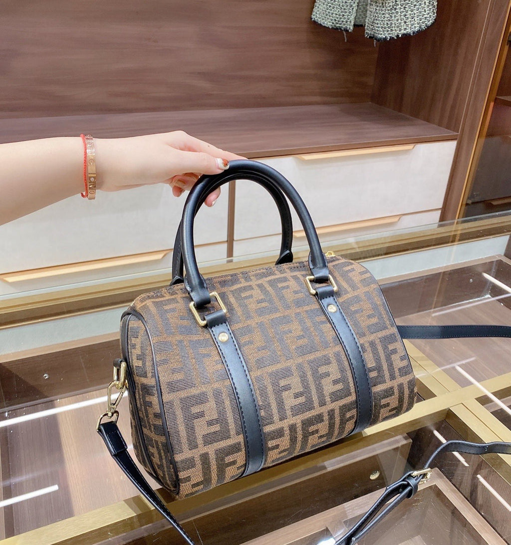 Luxury  Bags Fendi 151