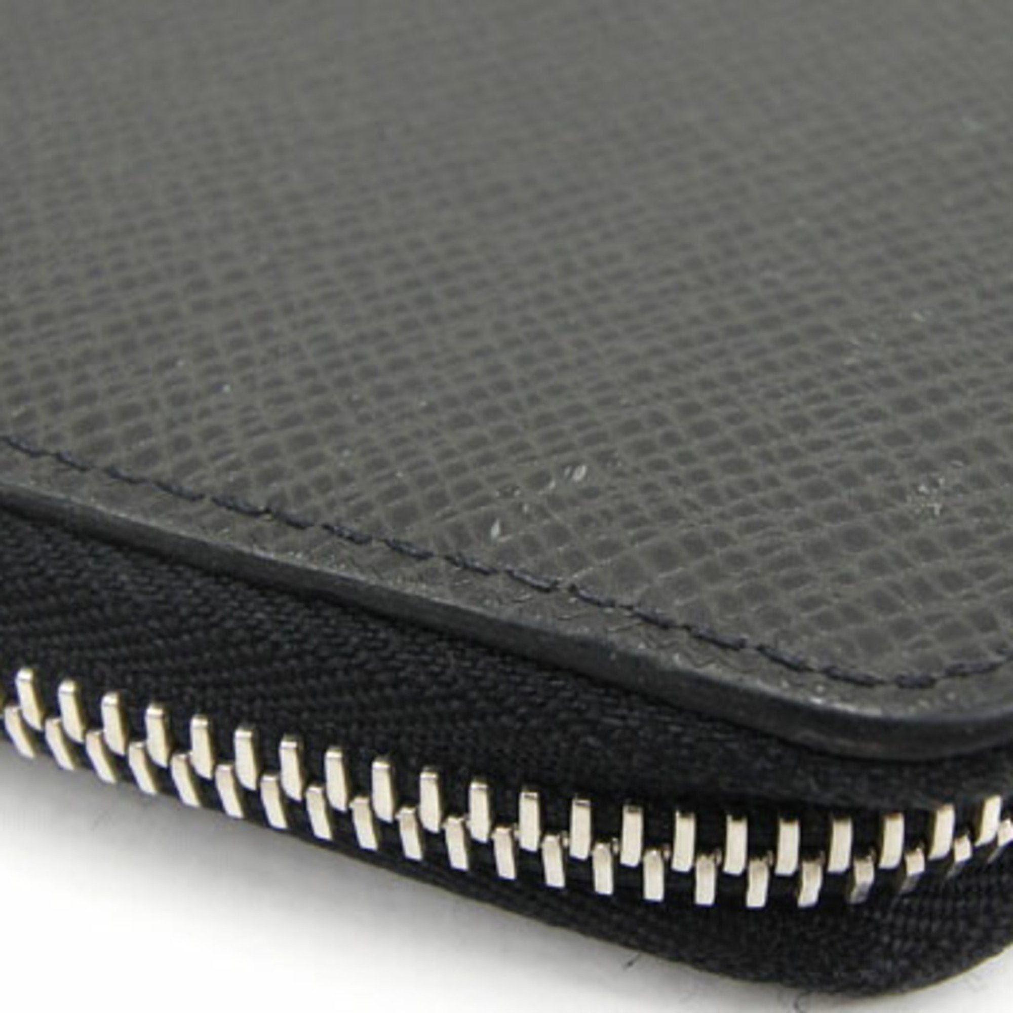 Louis Vuitton Black Leather Zippy Wallet Vertical wallet accessories