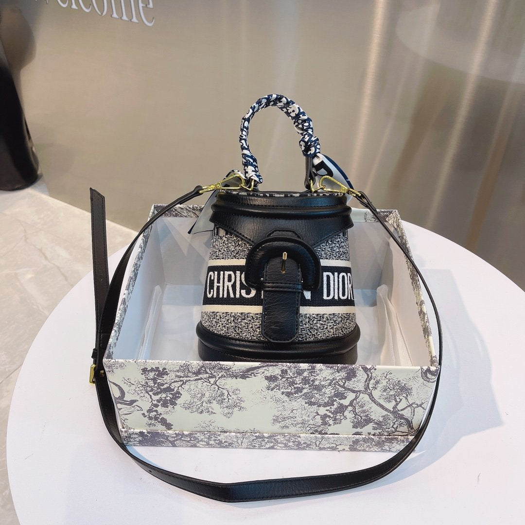 Luxury Handbags Christian Dior 312