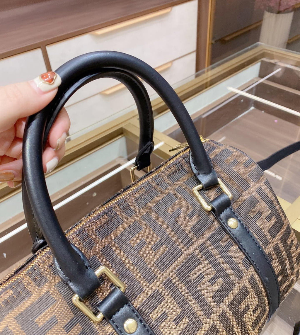 Luxury  Bags Fendi 151