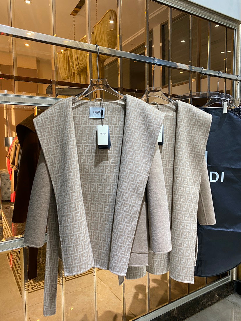 LuxuryWrap Coat  Fendi 003