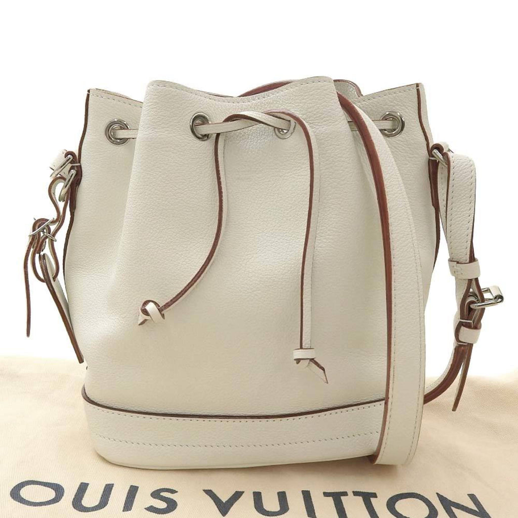 Louis Vuitton White Leather Drawsting shoulder bag