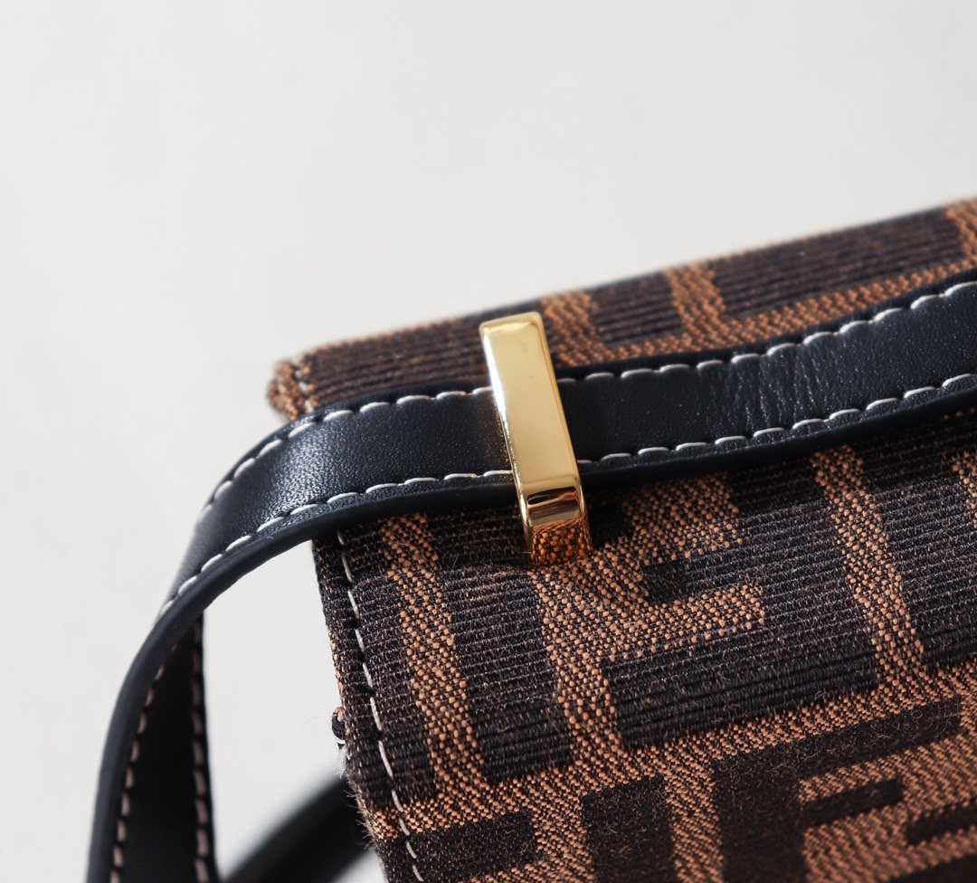 Designer Handbags Fendi 063