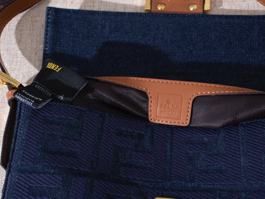 Luxury  Bags Fendi 081