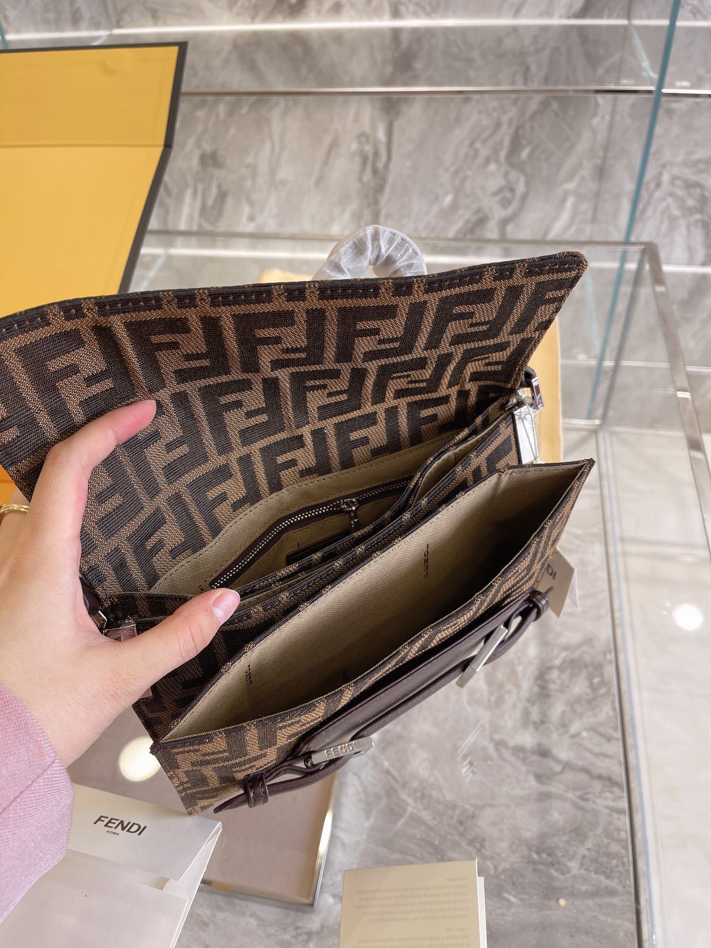 Luxury  Bags Fendi 125