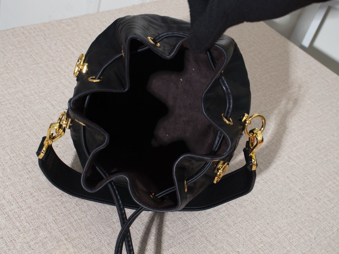 Designer Handbags Fendi 035