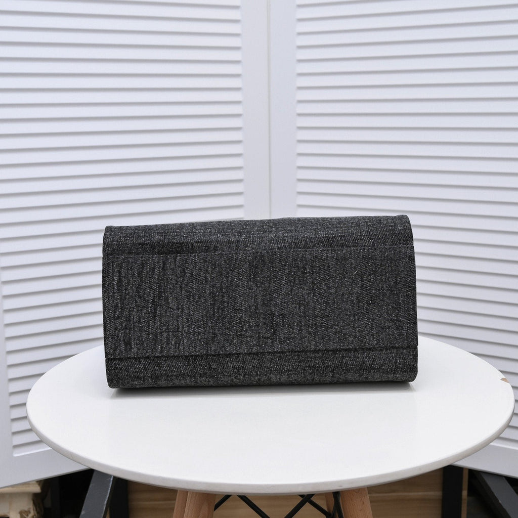 Designer Handbags Chanel 235