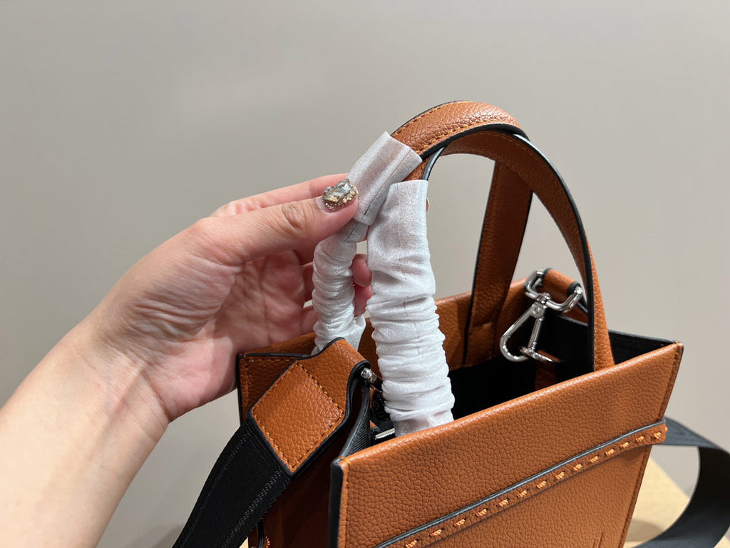 Luxury Bags Fendi 296