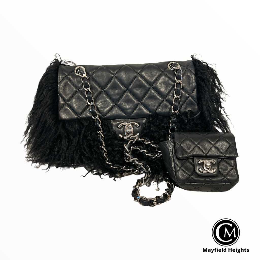 Handbag Luxury Designer By Chanel  Size: Medium