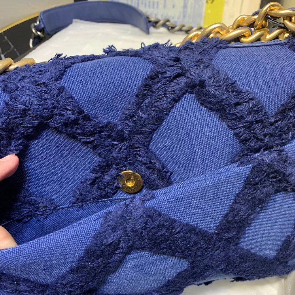 CHANEL 19 Flap Bag