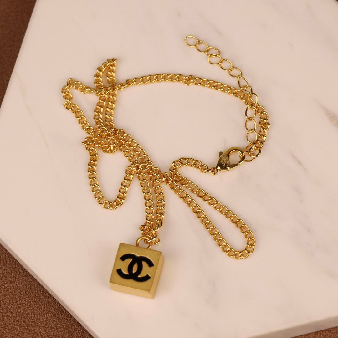 BG - Holiday Necklace chanel038