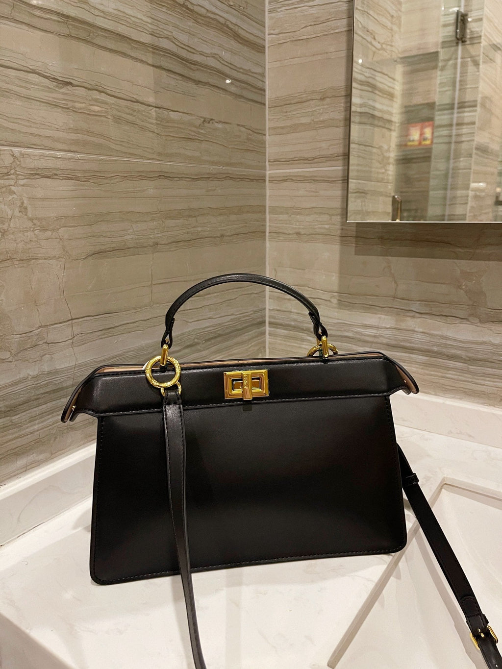 Luxury  Bags Fendi 111