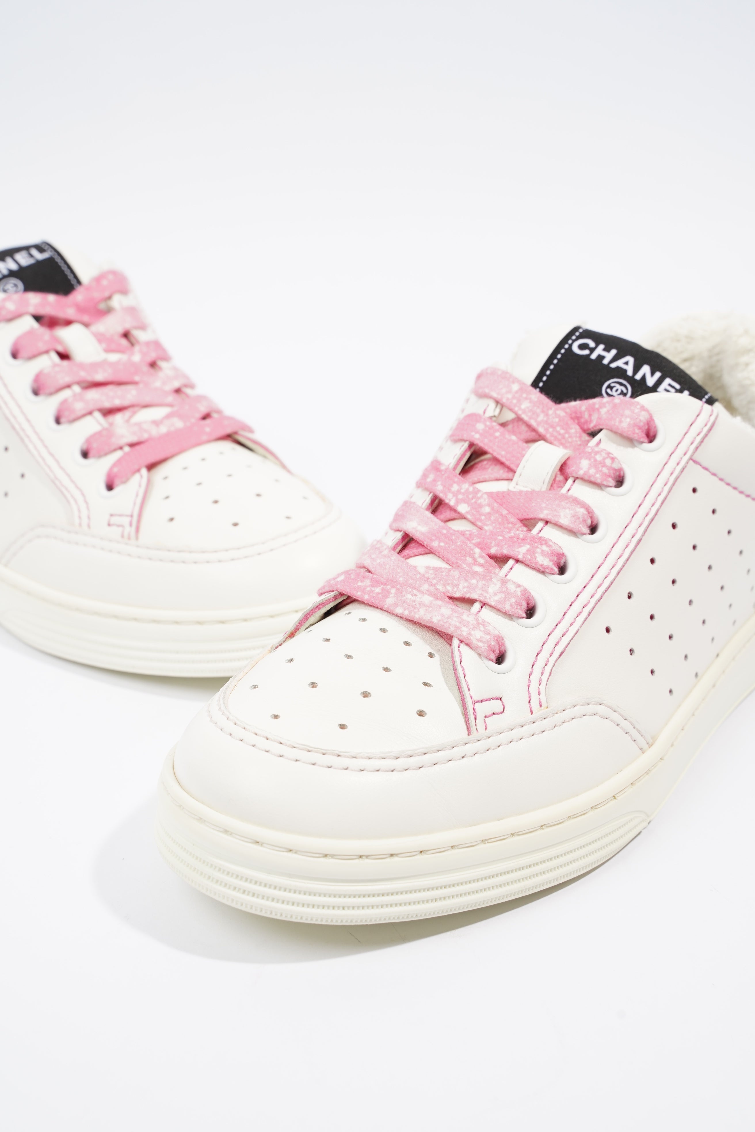 Chanel Chanel Logo White / Pink Calfskin Leather EU 37 UK 4