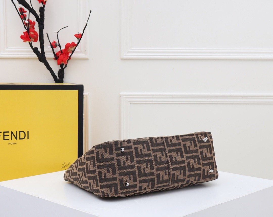 Designer Handbags Fendi 102
