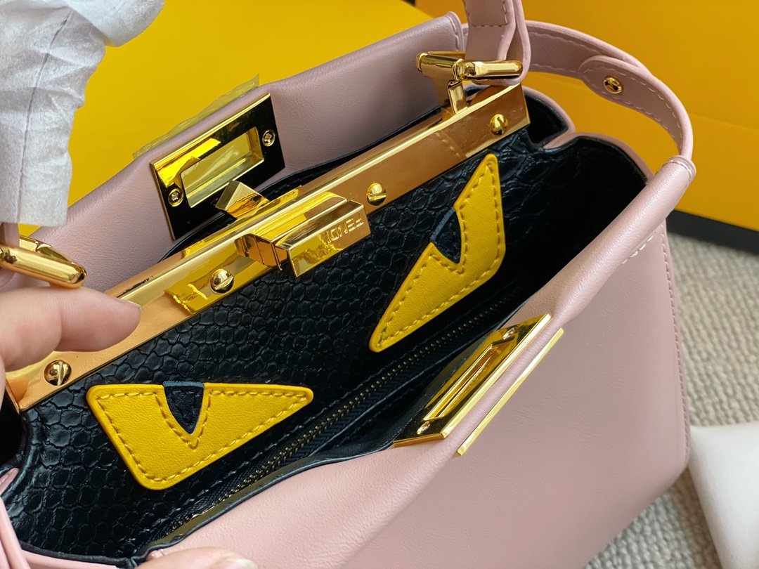 Luxury  Bags Fendi 131