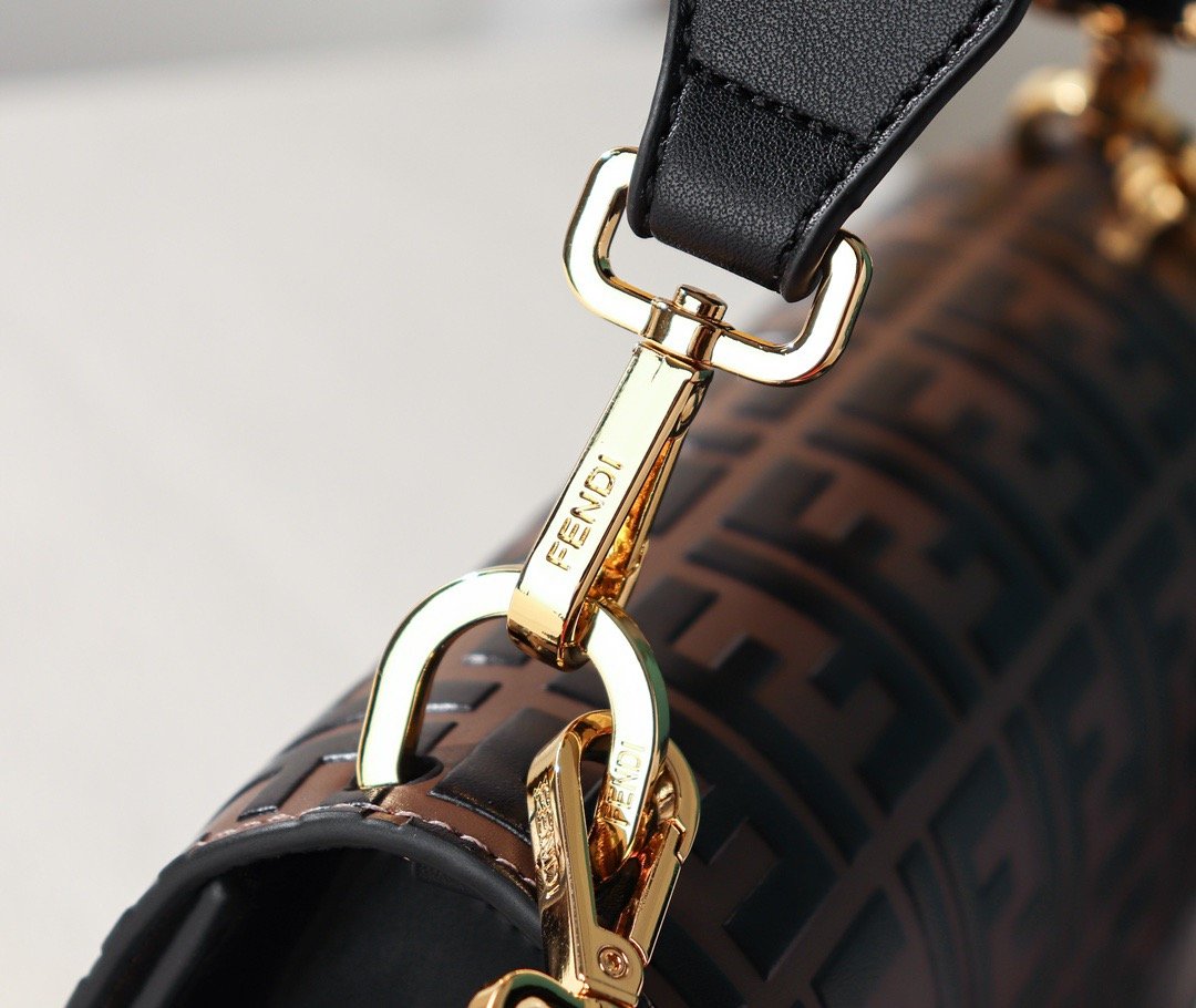 Luxury  Bags Fendi 072