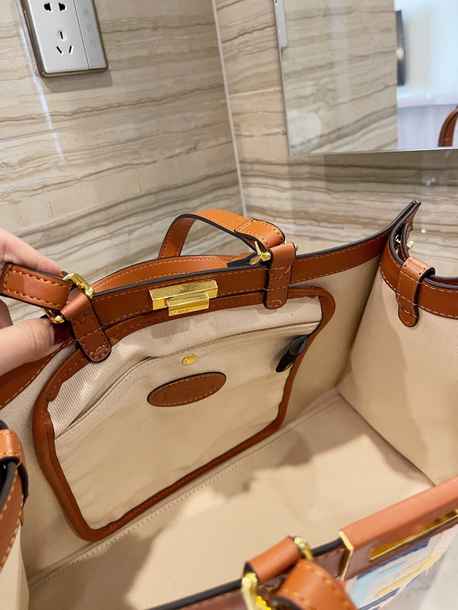 Luxury  Bags Fendi 141