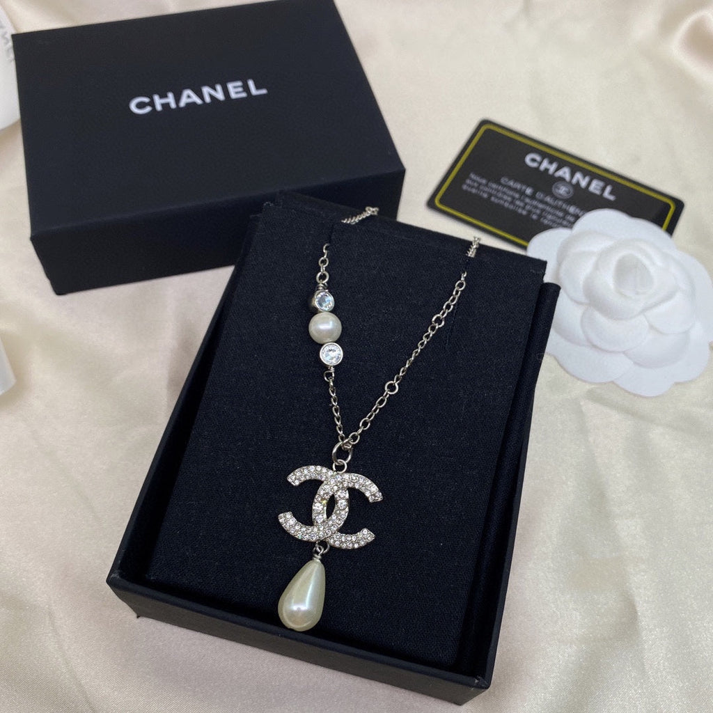 BG - Holiday Necklace chanel030